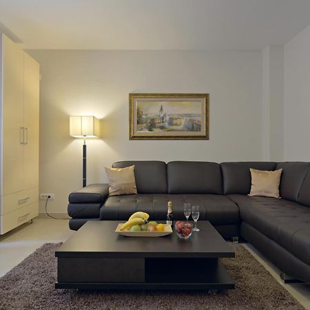 Apartments Jevtic Belgrado Buitenkant foto