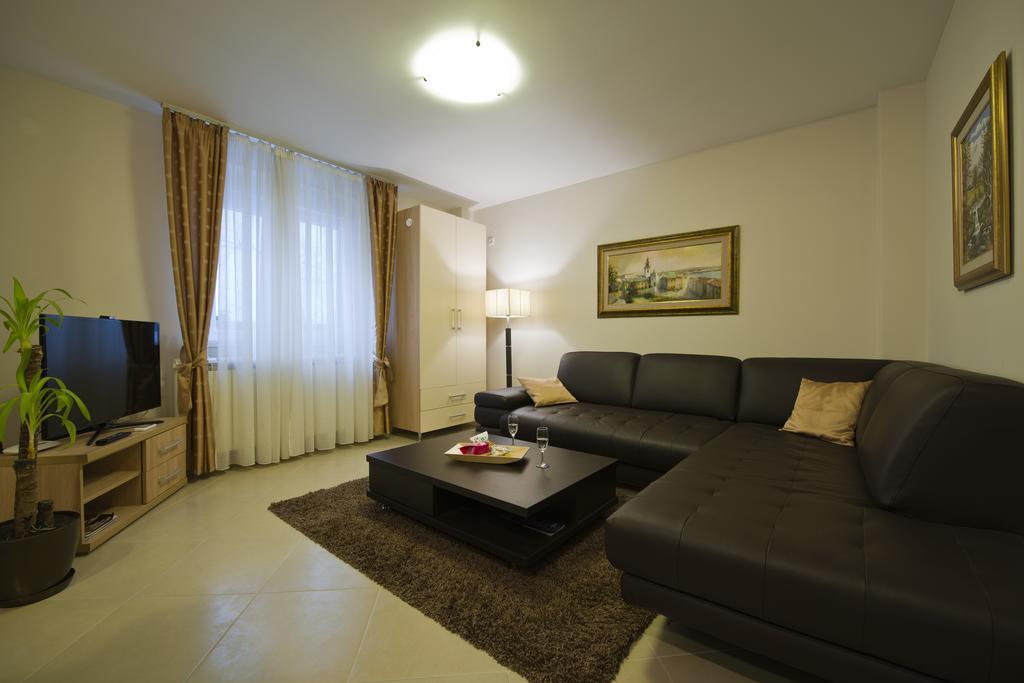 Apartments Jevtic Belgrado Kamer foto